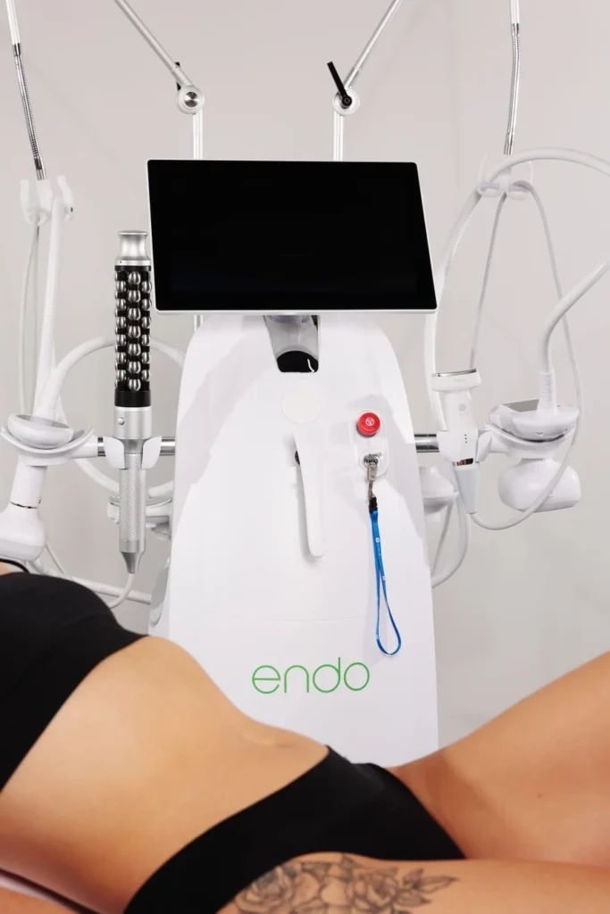 Urządzenie ENDO do modelowania sylwetki i endermologii w gabinecie Dotyk Piękna Jawor – bezpieczna technologia zabiegowa